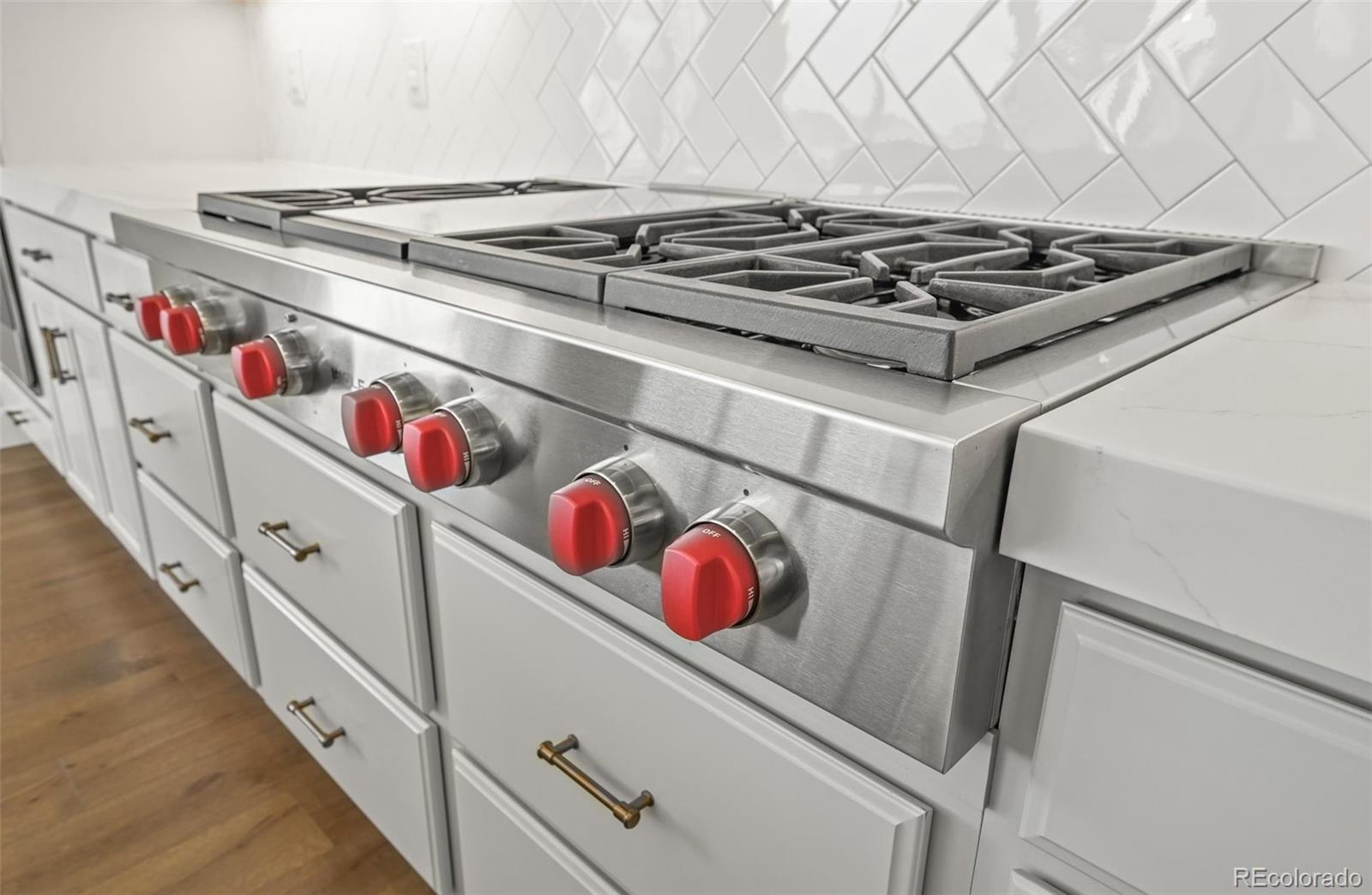 10814 Bluffside Drive Lone Tree, CO 80124 - Photo 9 of 50 a utility room with washer and dryer