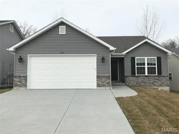 $329,900 | 1652 Flagstaff Drive, Festus, MO 63028