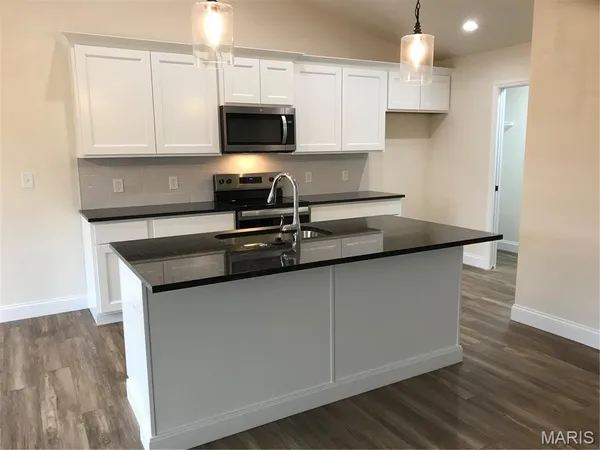 $319,900 | 1652 Flagstaff Drive, Festus, MO 63028