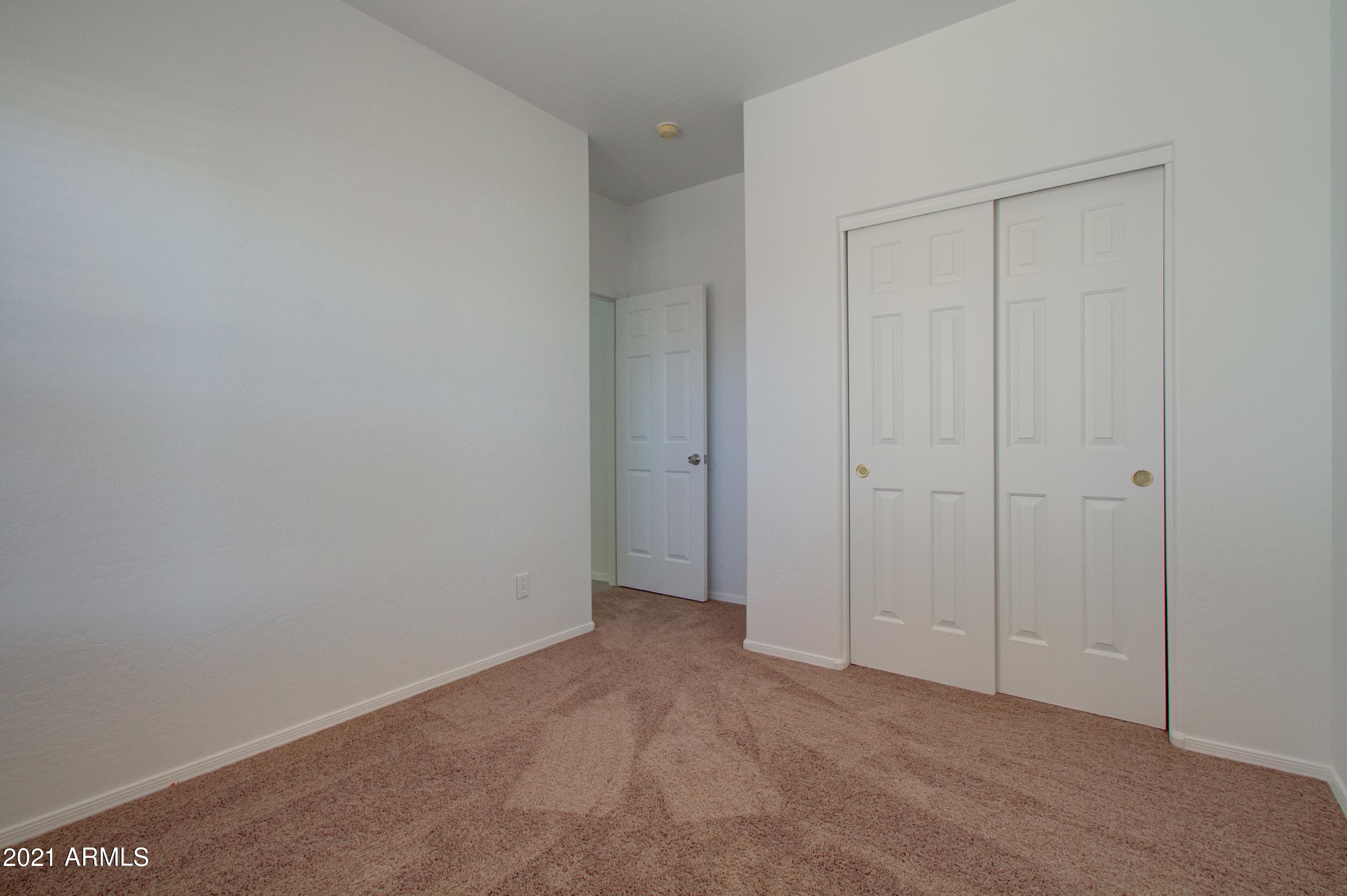 913 East Pedro Road Phoenix, AZ 85042 - Photo 13 of 15 013_Bedroom IV