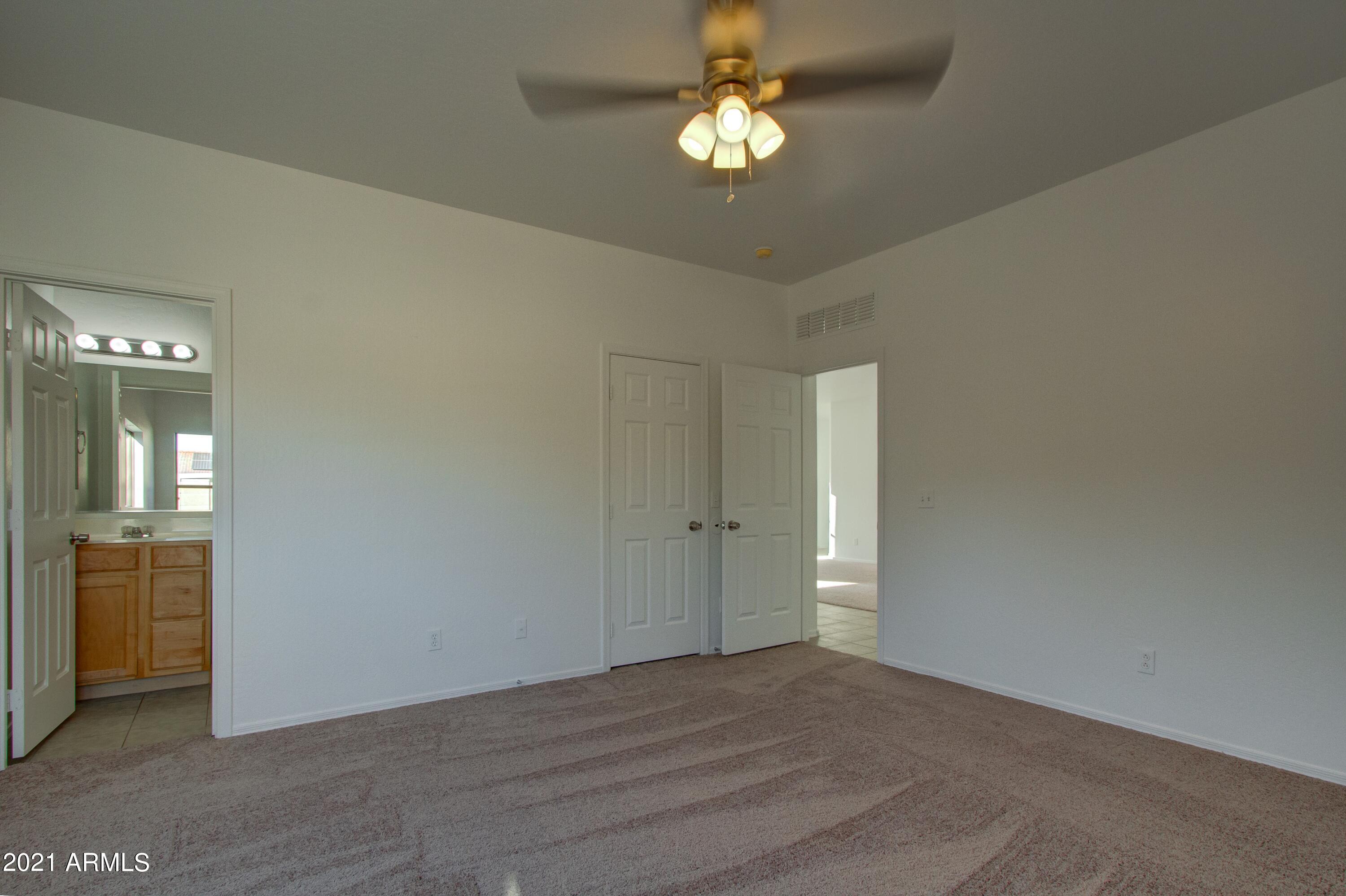 913 East Pedro Road Phoenix, AZ 85042 - Photo 8 of 15 008_Master Suite