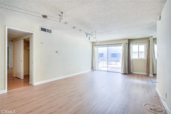 $2,650 | 125 South Sierra Madre Boulevard, Unit 104, Pasadena, CA 91107