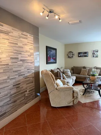 $3,500 | 2603 West 60th Place, Unit 10111, Hialeah, FL 33016