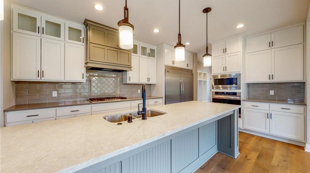 4044 Merriam Road Minnetonka, MN 55305 - Photo 2 of 7