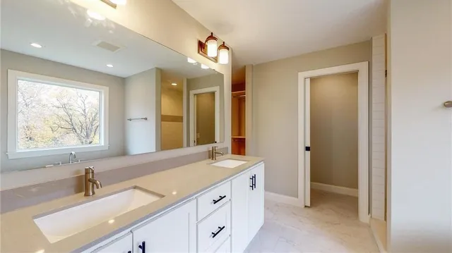 $1,500,000 | 4044 Merriam Road, Minnetonka, MN 55305