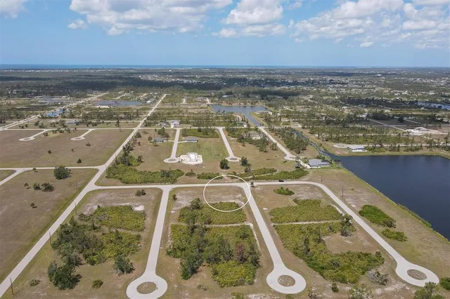 a picture of a tennis court