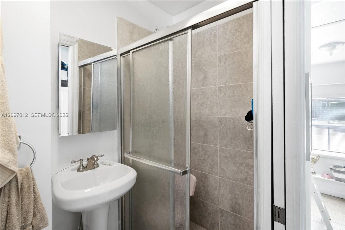 155 Southwest 28th Road Miami, FL 33129 - Photo 27 of 32 Gallery Image 27