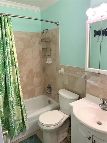 $164,900 | 5720 Northeast 22nd Way, Unit 406, Fort Lauderdale, FL 33308