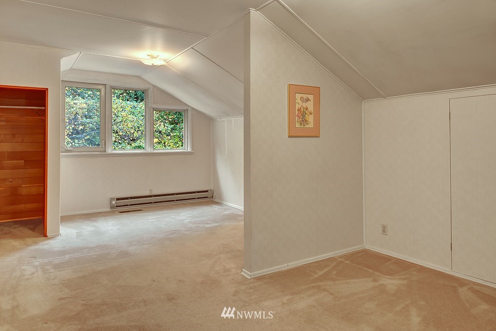 14026 Riviera Place Northeast Seattle, WA 98125 - Photo 13 of 19