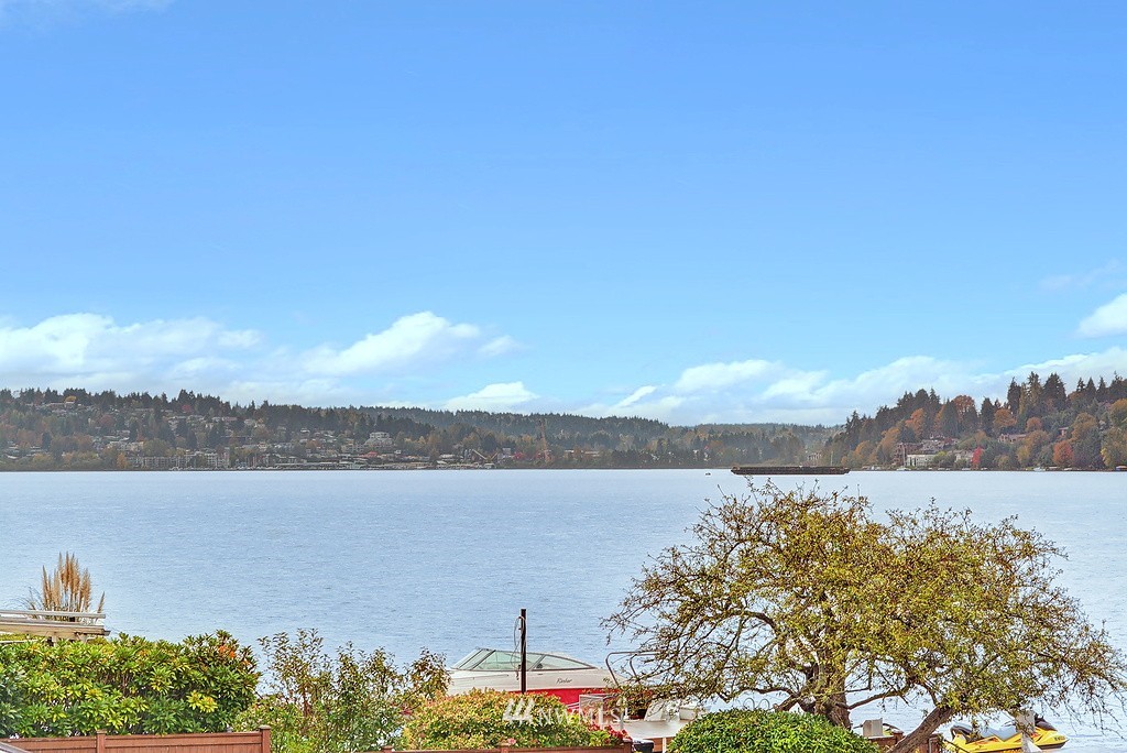 14026 Riviera Place Northeast Seattle, WA 98125 - Photo 17 of 19