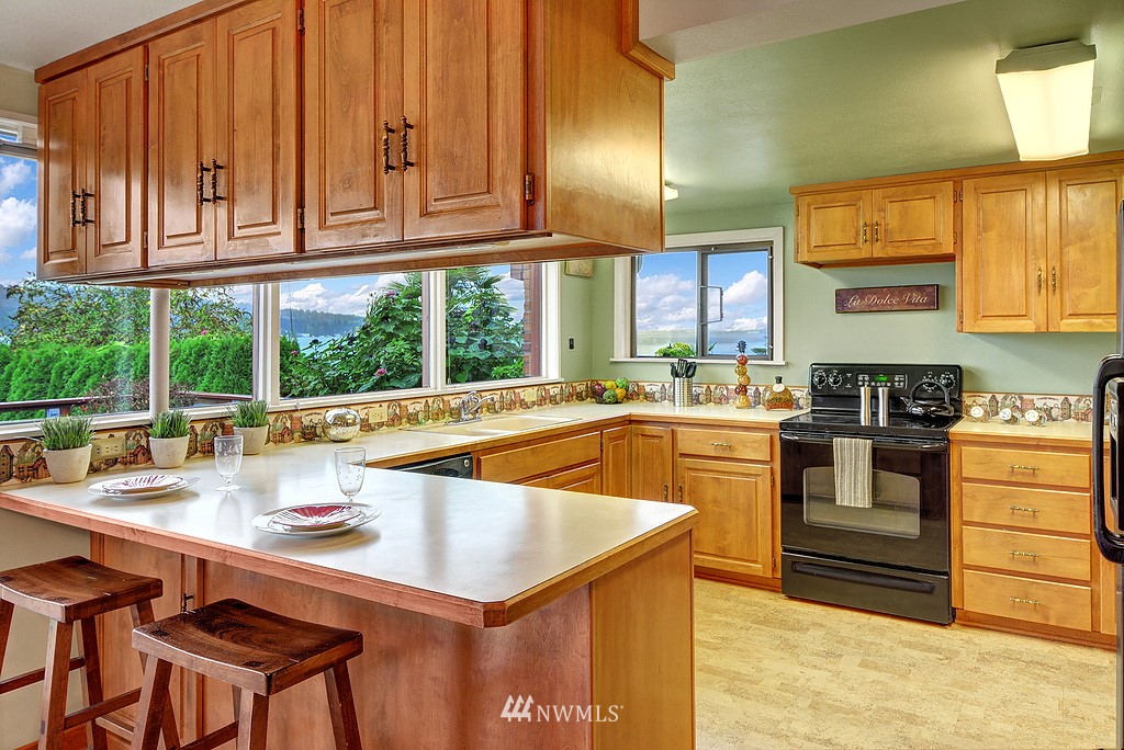 14026 Riviera Place Northeast Seattle, WA 98125 - Photo 5 of 19