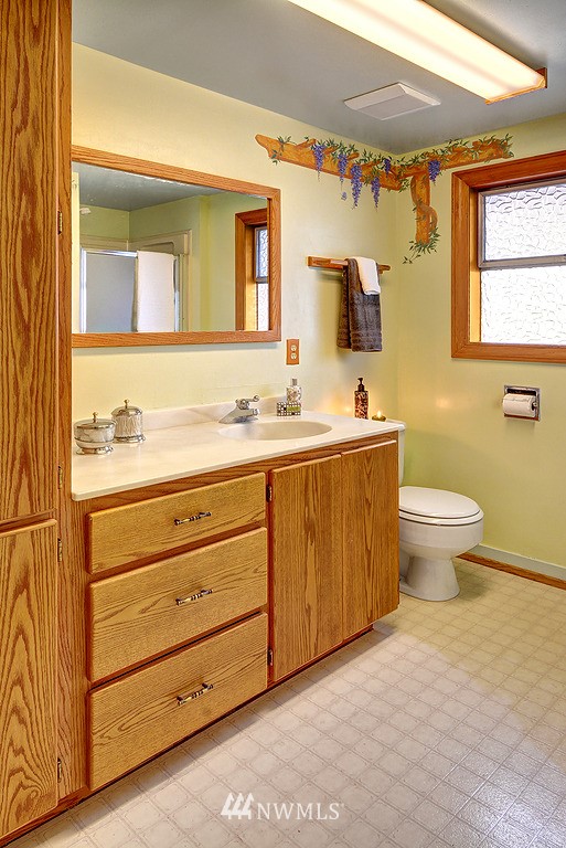 14026 Riviera Place Northeast Seattle, WA 98125 - Photo 10 of 19