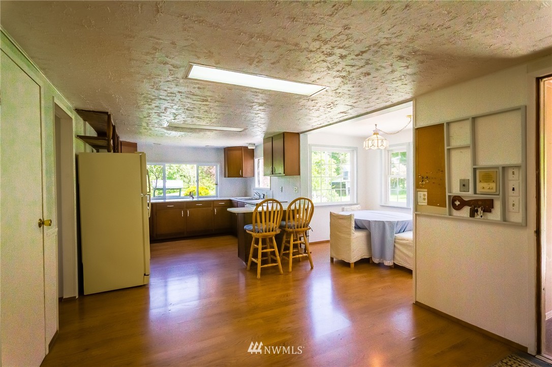5335 140th Avenue Southwest Rochester, WA 98579 - Photo 4 of 24