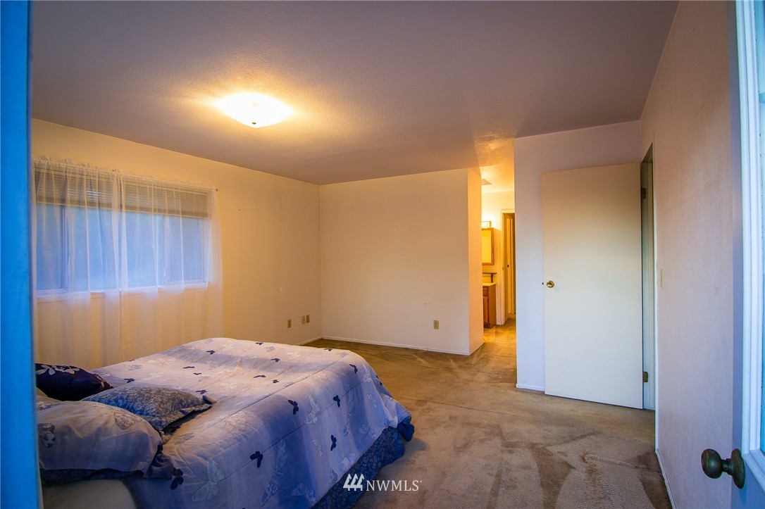 5335 140th Avenue Southwest Rochester, WA 98579 - Photo 6 of 24