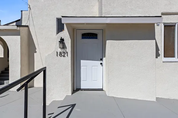 a view of a house with entryway