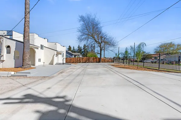 $734,900 | 1821 River Road, Modesto, CA 95351