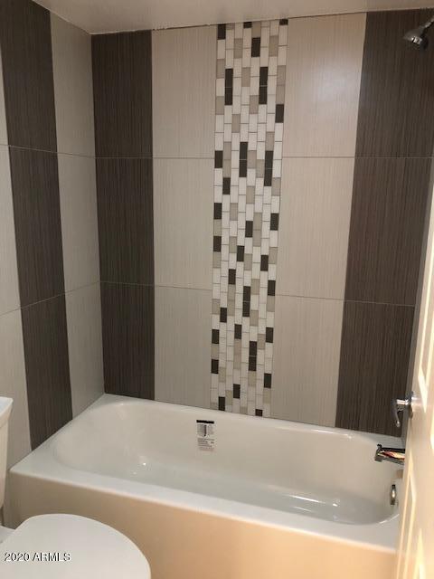 2625 East Indian School Road, Unit 204 Phoenix, AZ 85016 - Photo 4 of 20 Bathroom