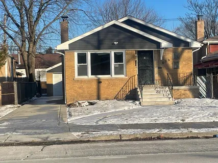 a view of house with street