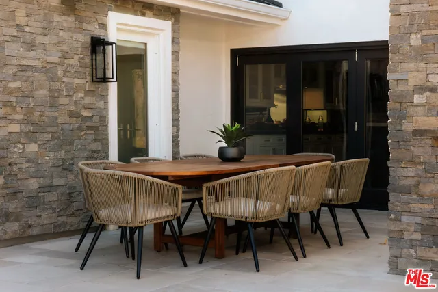 $2,795,000 | 5938 Jumilla Avenue, Woodland Hills, CA 91367