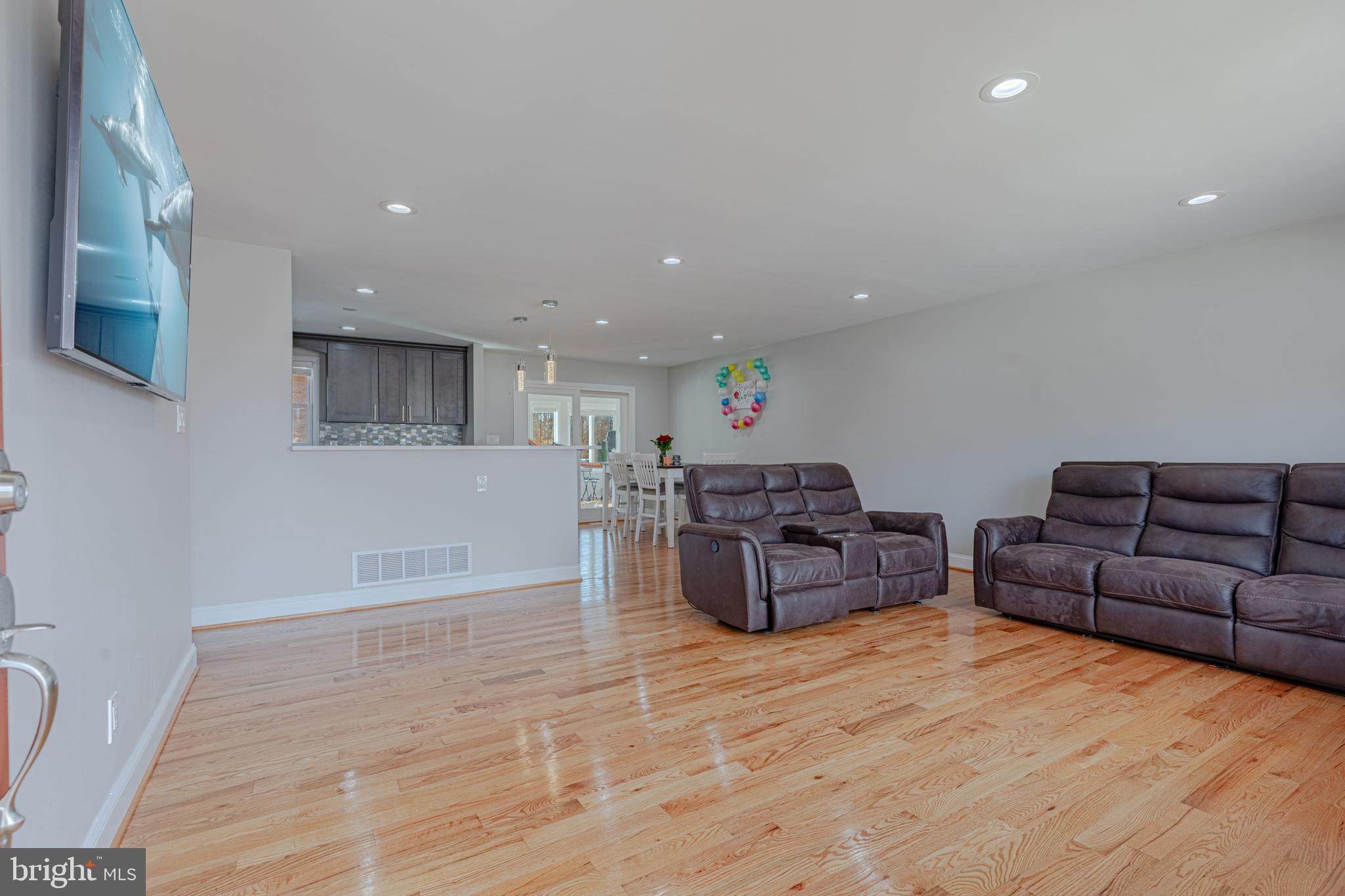7815 Perry Road Nottingham, MD 21236 - Photo 4 of 31 Gallery Image 4