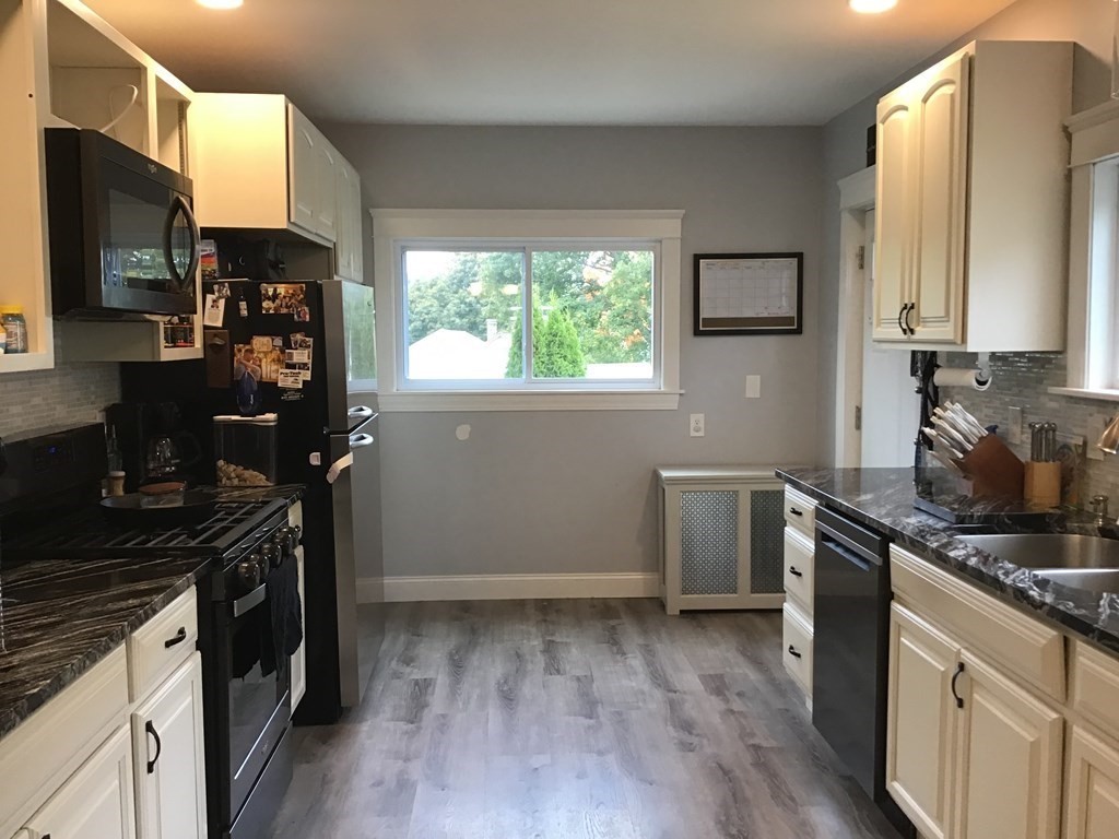 12 Adelle Circuit Worcester, MA 01607 - Photo 2 of 11 Gallery Image 2