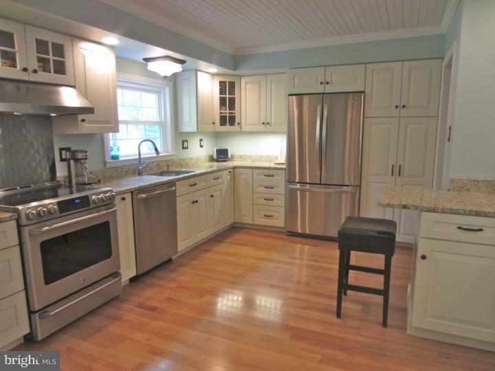 407 Greystone Road Ambler, PA 19002 - Photo 6 of 17 Kitchen