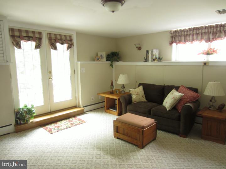 407 Greystone Road Ambler, PA 19002 - Photo 8 of 17 Family Room