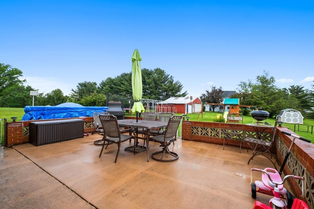 1008 Ladd Road Waynesboro, VA 22980 - Photo 33 of 46 a view of an outdoor sitting area
