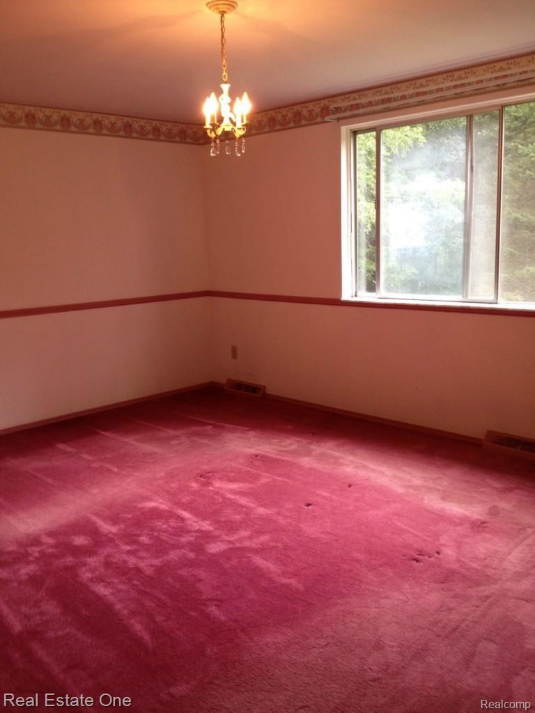 12031 Foley Road Fenton, MI 48430 - Photo 12 of 30 118.jpg