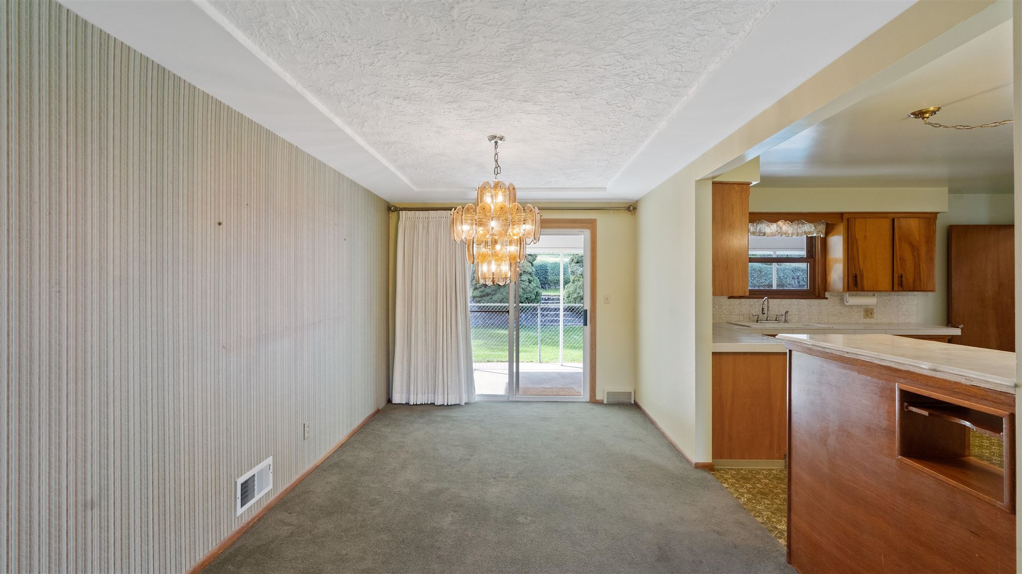 724 West Ivanhoe Road Spokane, WA 99218 - Photo 5 of 28