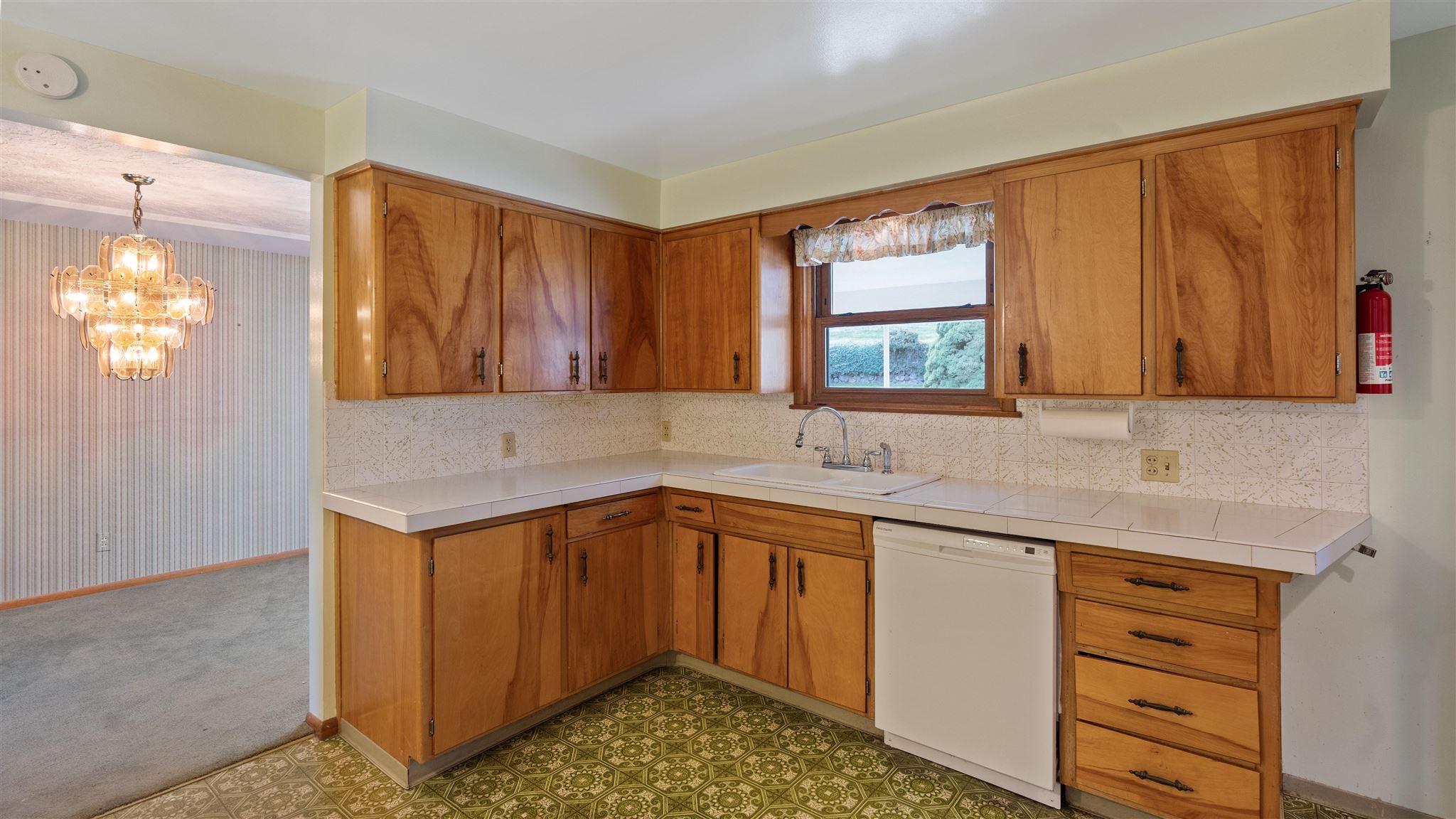 724 West Ivanhoe Road Spokane, WA 99218 - Photo 6 of 28
