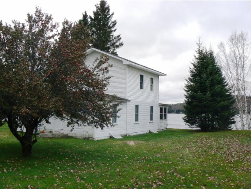 379 Beach Road Pittsburg, NH 03592 - Photo 4 of 34
