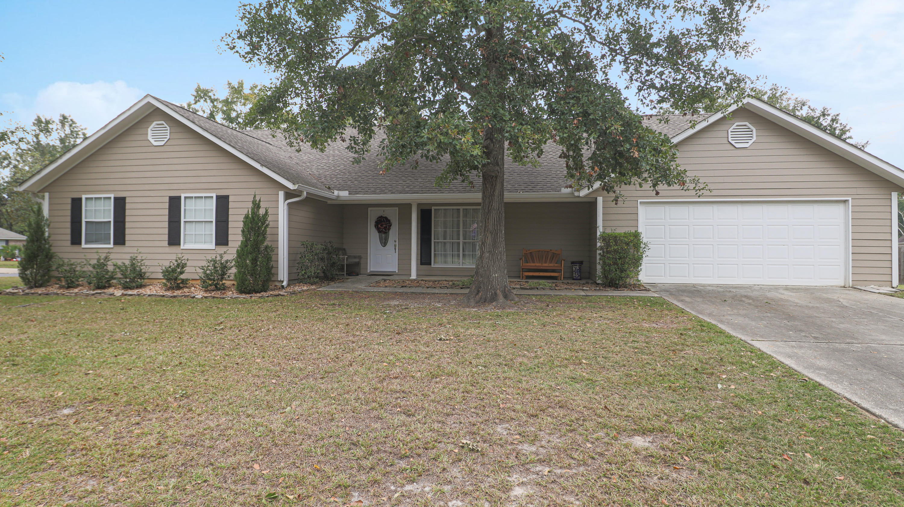 9328 Old Walnut Road Ocean Springs, MS 39564 - Photo 2 of 23 Judy Atherton Exteriors-101
