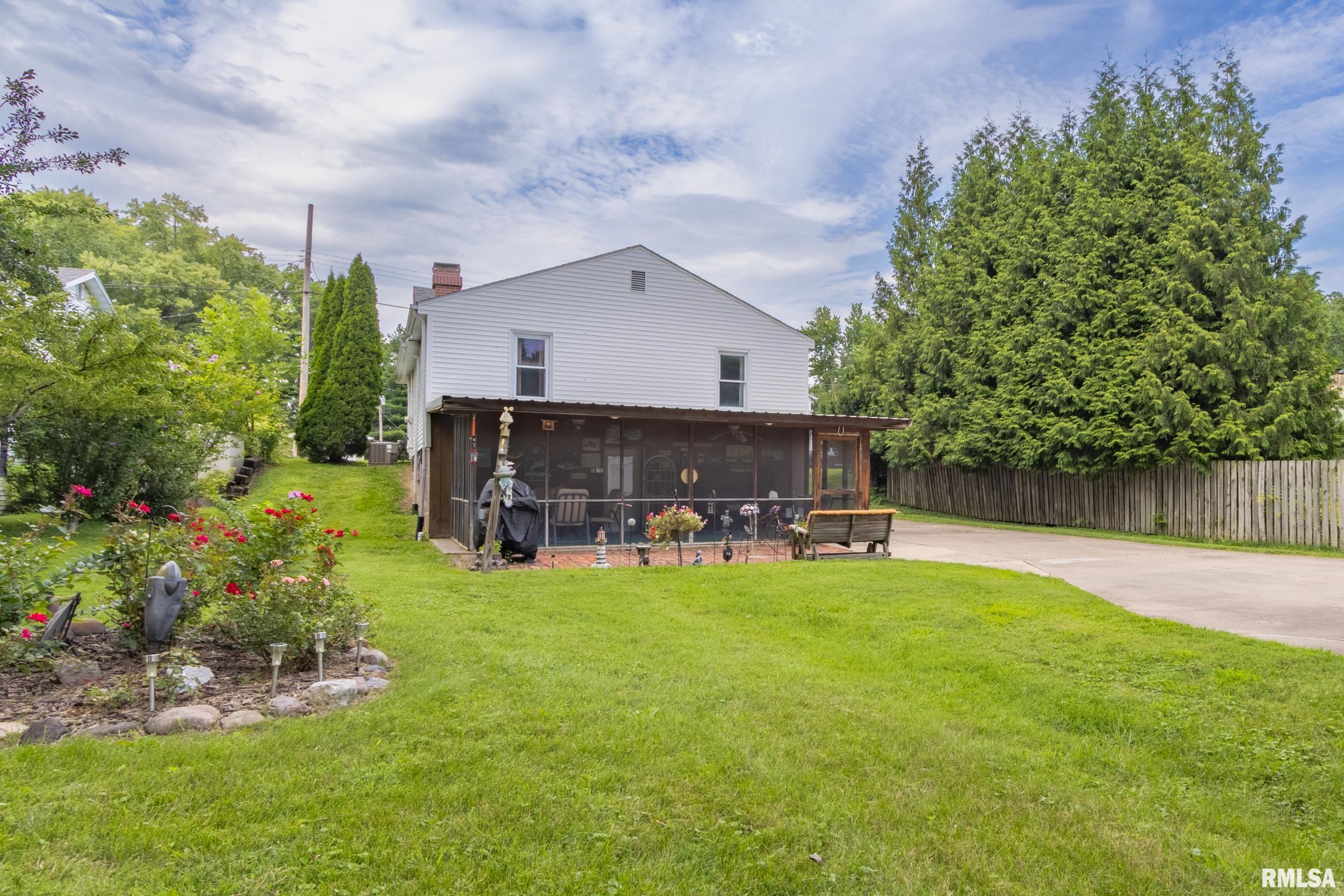 409 West Fisk Street Macomb, IL 61455 - Photo 28 of 36