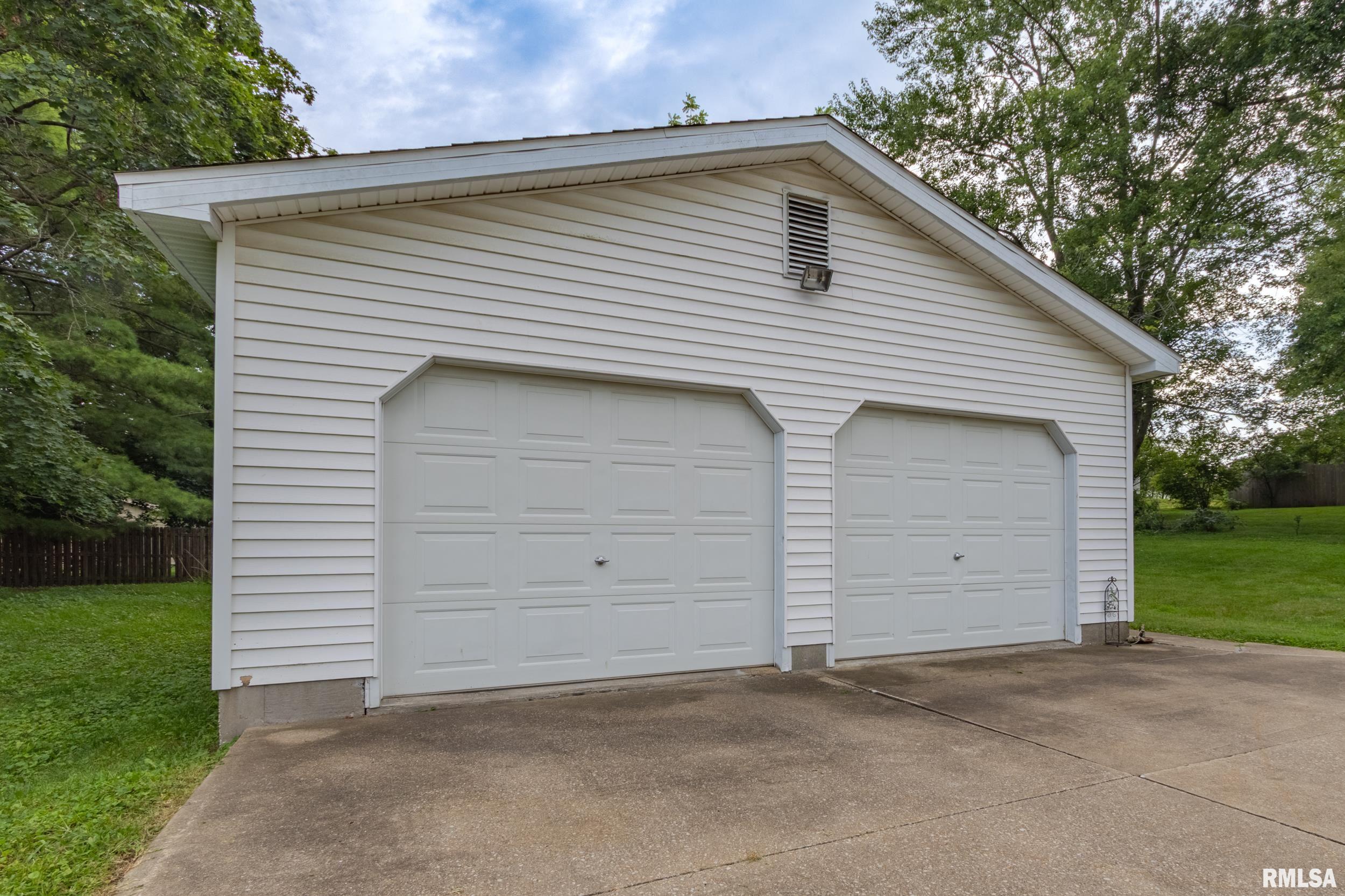 409 West Fisk Street Macomb, IL 61455 - Photo 34 of 36