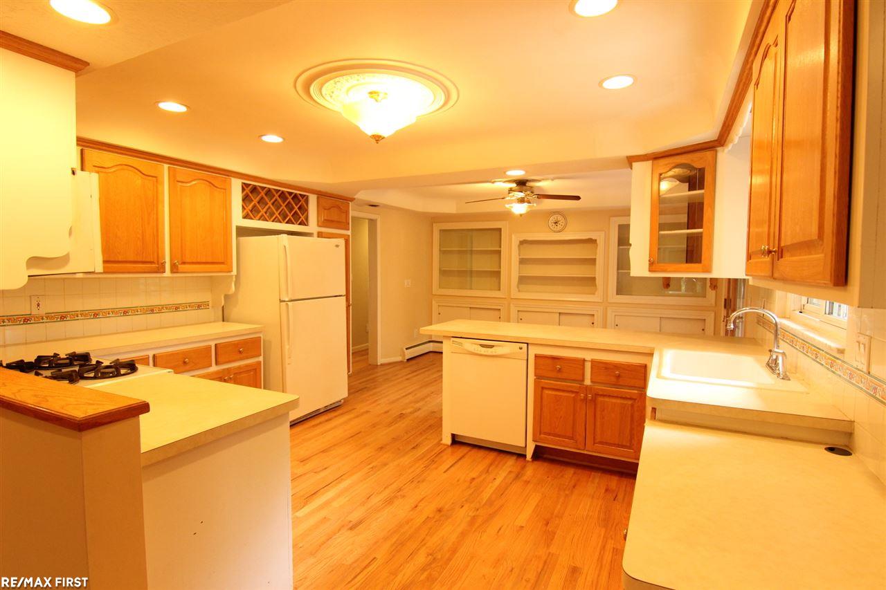 671 Wilwood Road Rochester Hills, MI 48309 - Photo 17 of 38