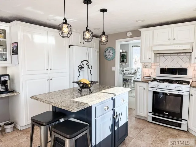 $670,000 | 7281 North 45th East, Idaho Falls, ID 83401