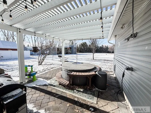 $670,000 | 7281 North 45th East, Idaho Falls, ID 83401