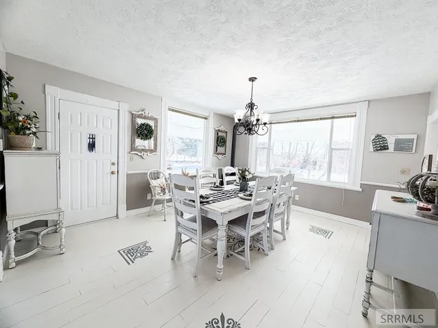 $670,000 | 7281 North 45th East, Idaho Falls, ID 83401