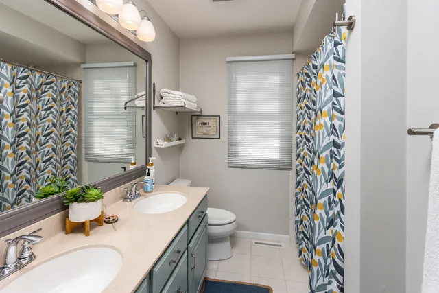 $599,000 | 3025 Fox Court, Crystal Lake, IL 60012