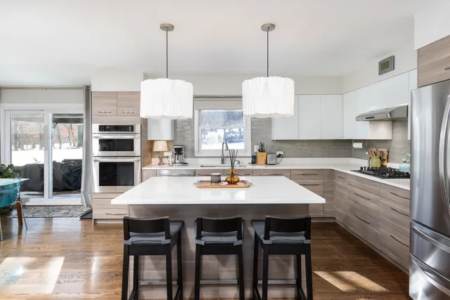 $599,000 | 3025 Fox Court, Crystal Lake, IL 60012