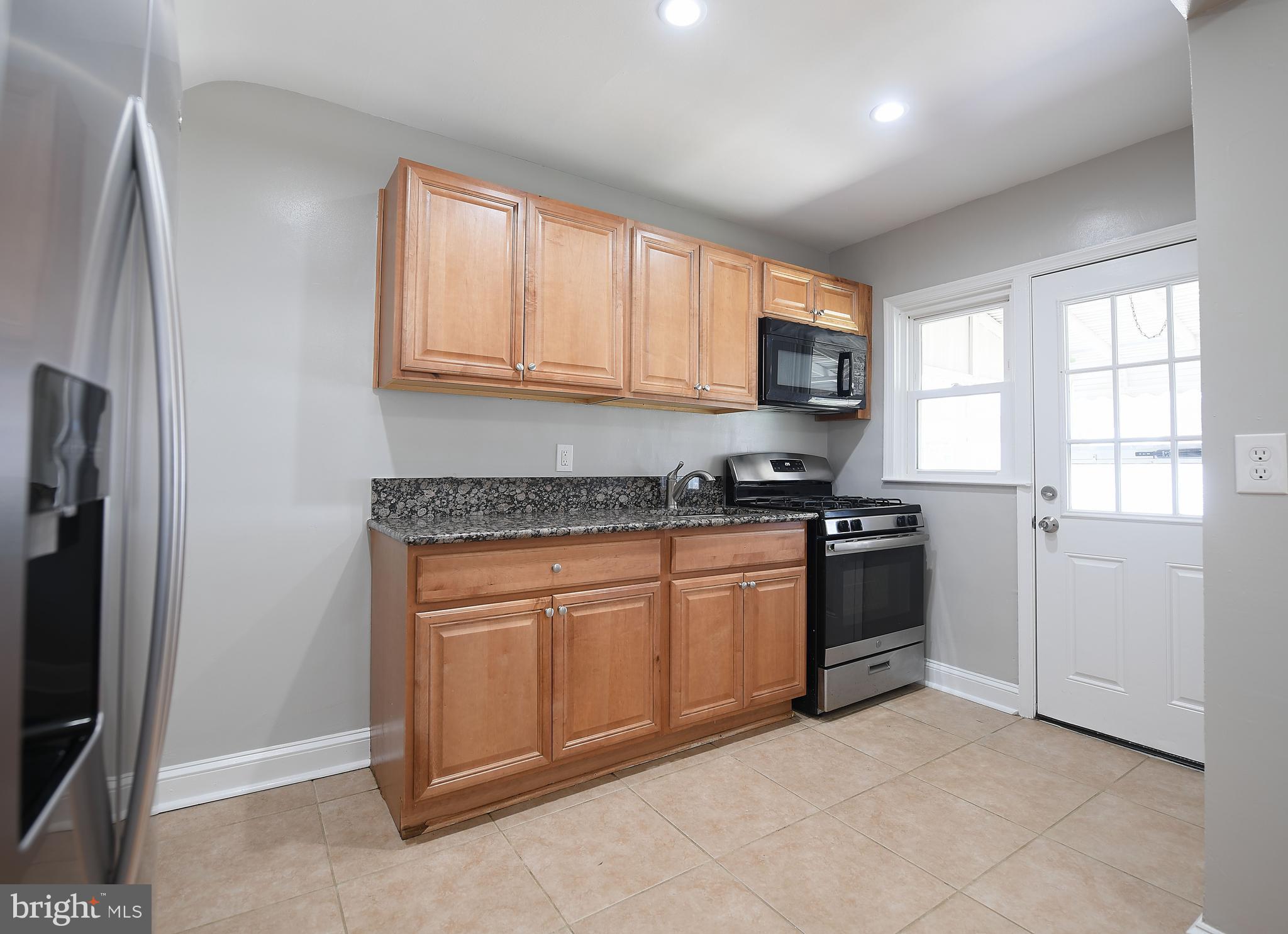 2210 Coralthorn Road Baltimore, MD 21220 - Photo 3 of 24