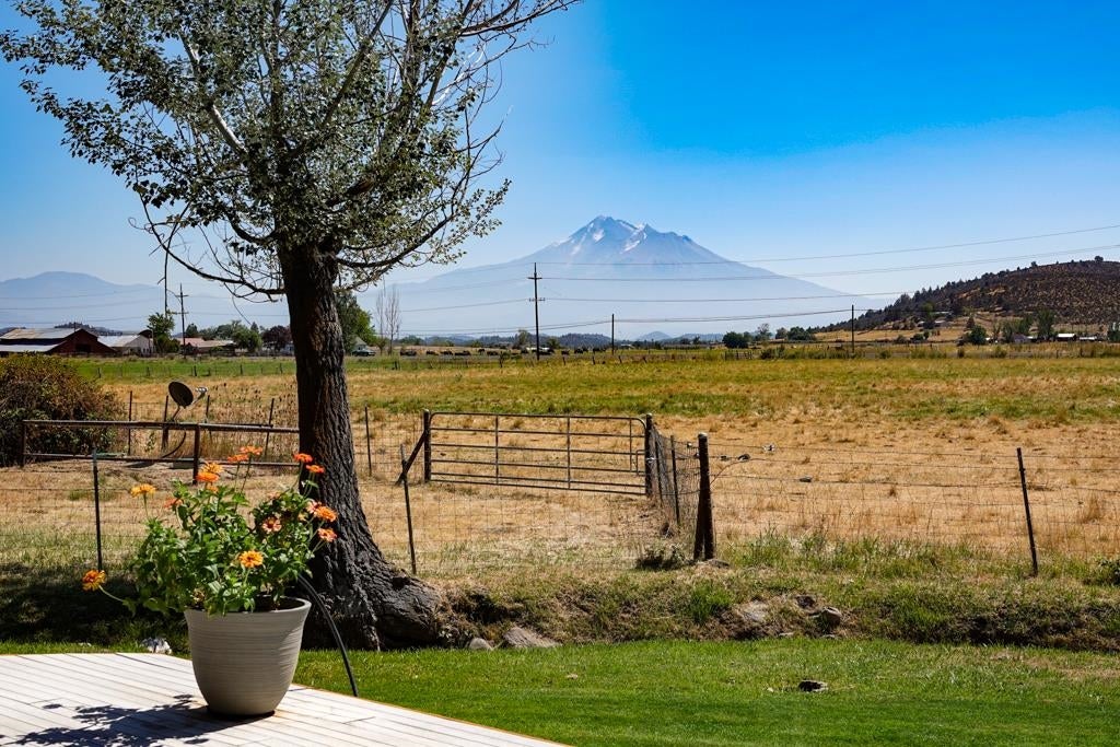 4721 Oberlin Road Montague, CA 96064 - Photo 26 of 27 Gallery Image 26