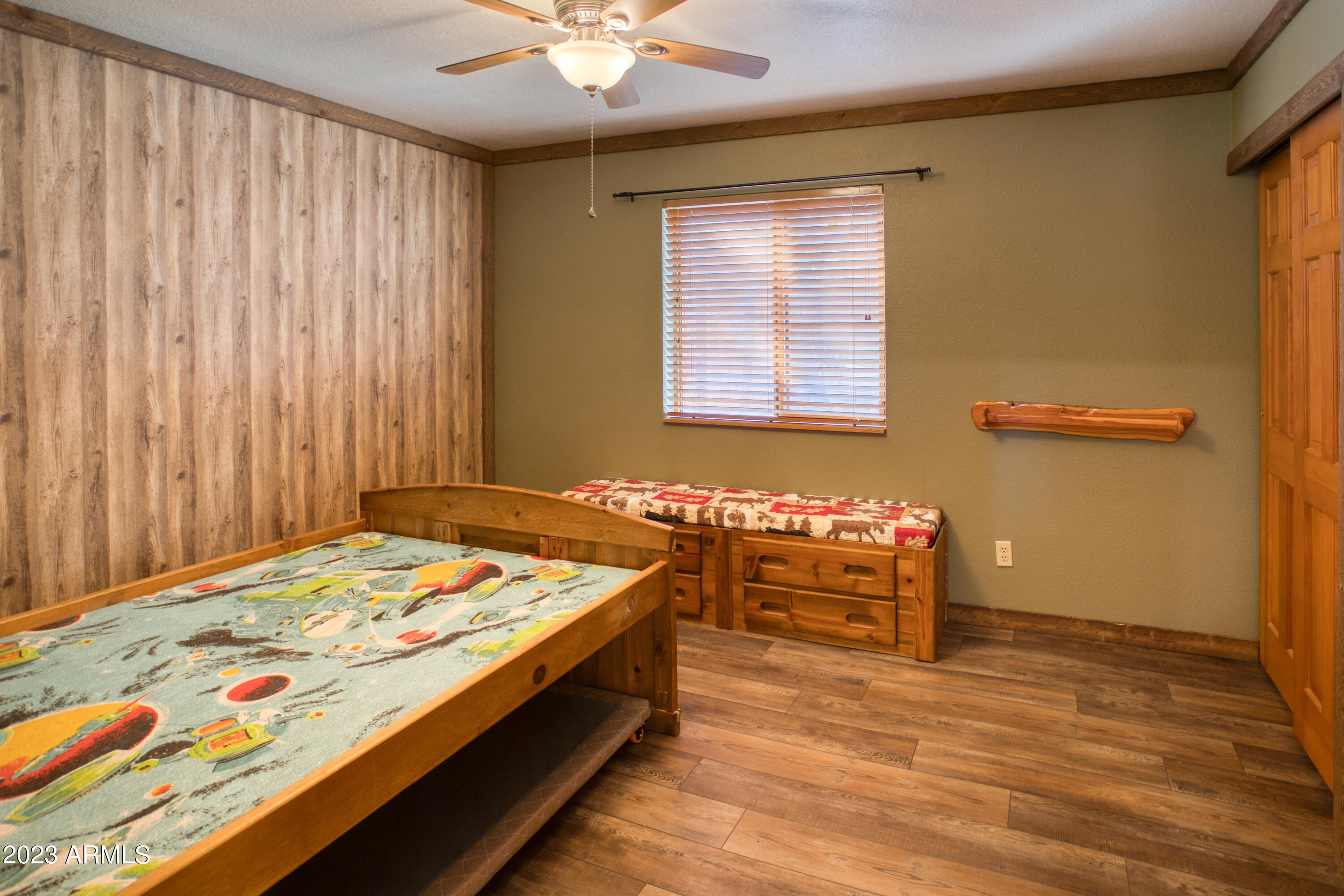 2282 Lindberg Road Overgaard, AZ 85933 - Photo 24 of 30 Downstairs Bedroom