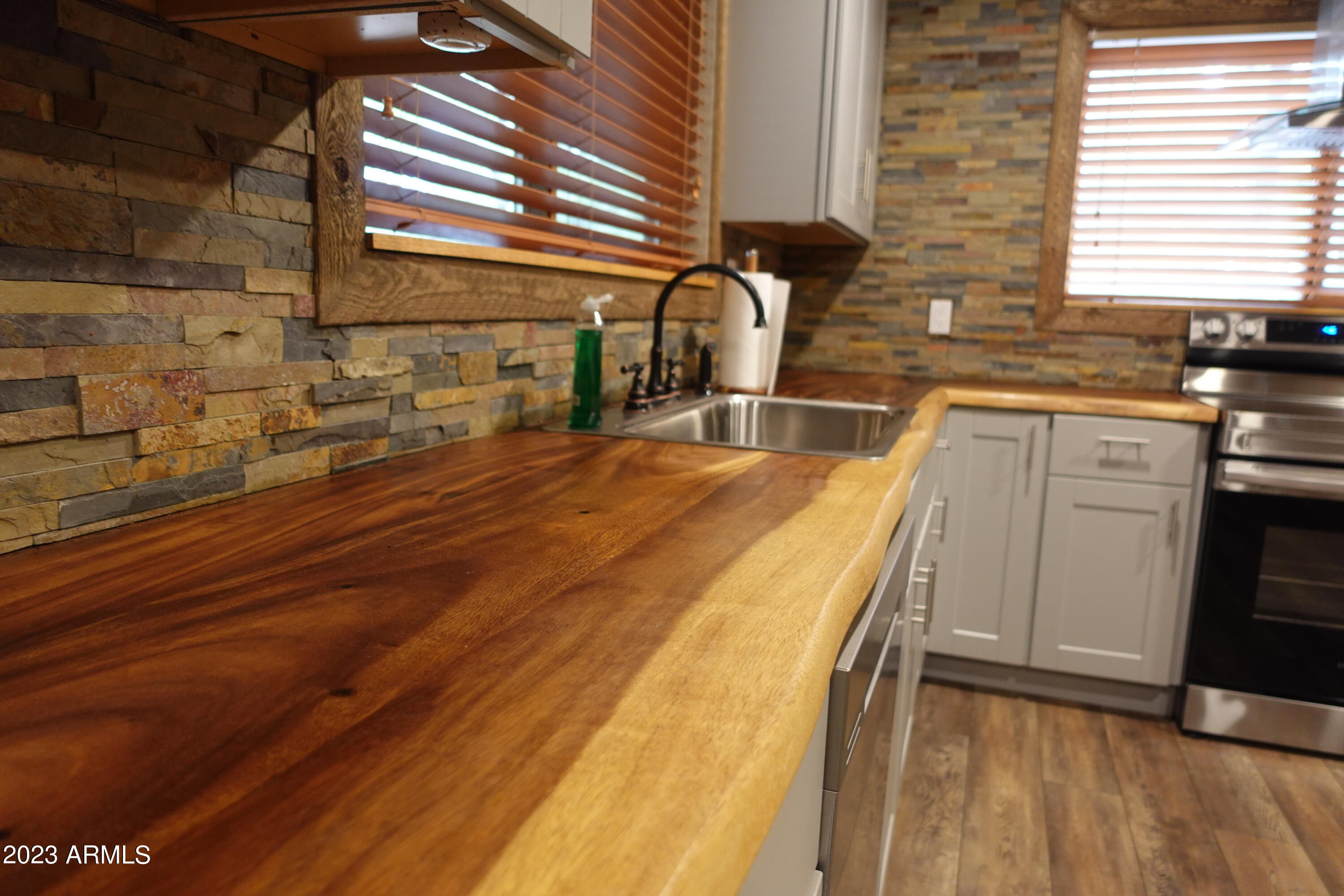 2282 Lindberg Road Overgaard, AZ 85933 - Photo 5 of 30 Beautiful Live Edge Counters
