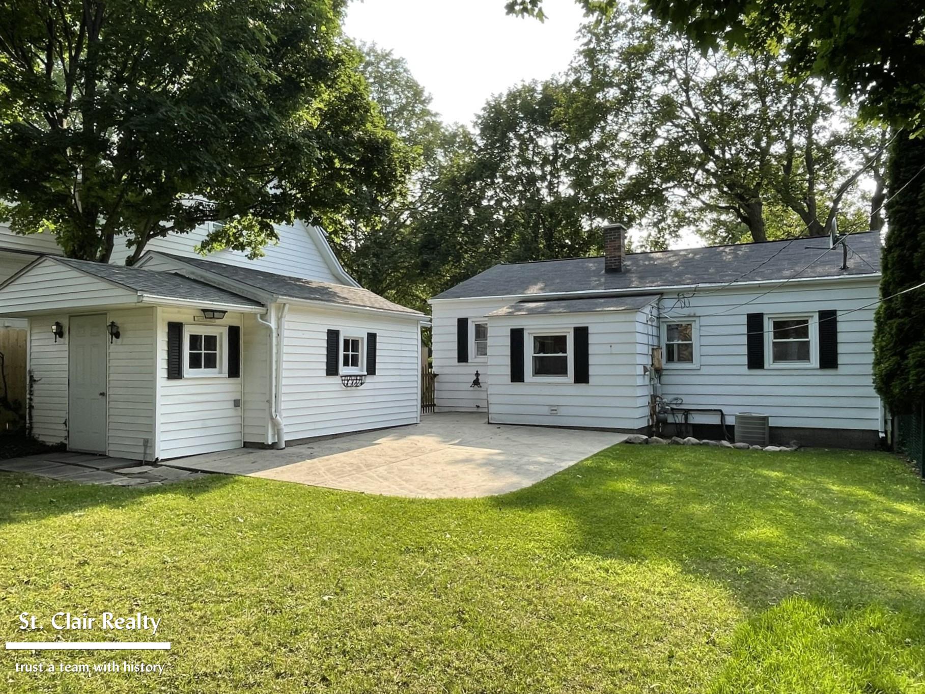 1337 South Riverside Avenue St. Clair, MI 48079 - Photo 16 of 21 50116460-15.JPG