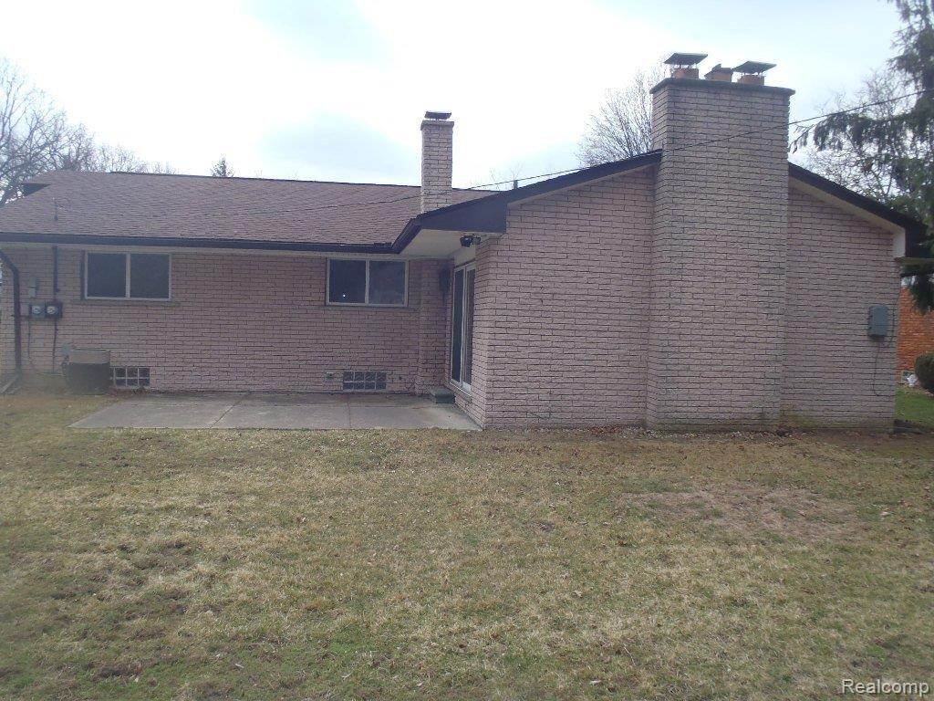 24005 Rockingham Street Southfield, MI 48033 - Photo 2 of 11 03-15-2012_HAM 157.JPG