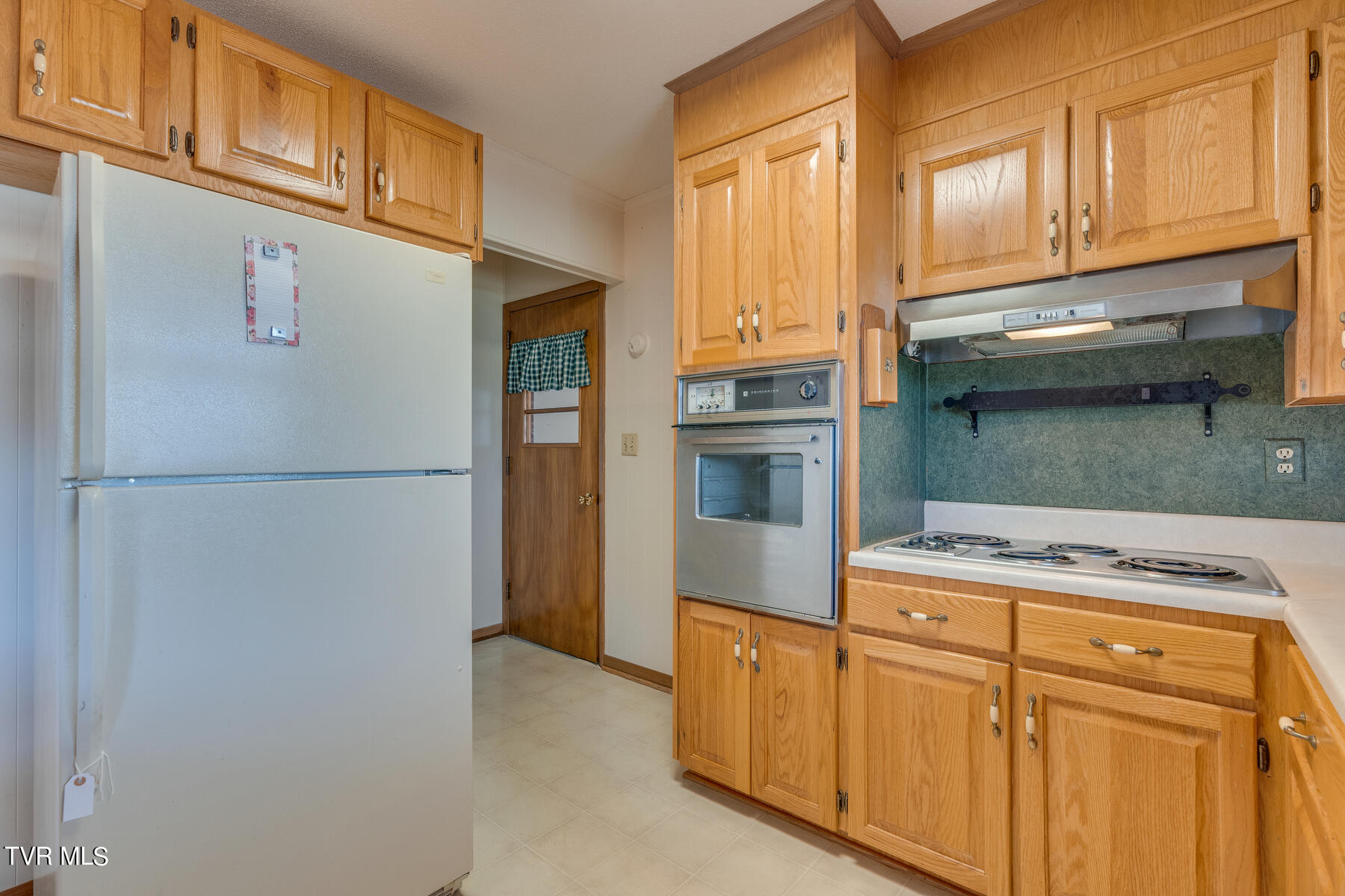 215 McAfee Road Greeneville, TN 37745 - Photo 7 of 27 011