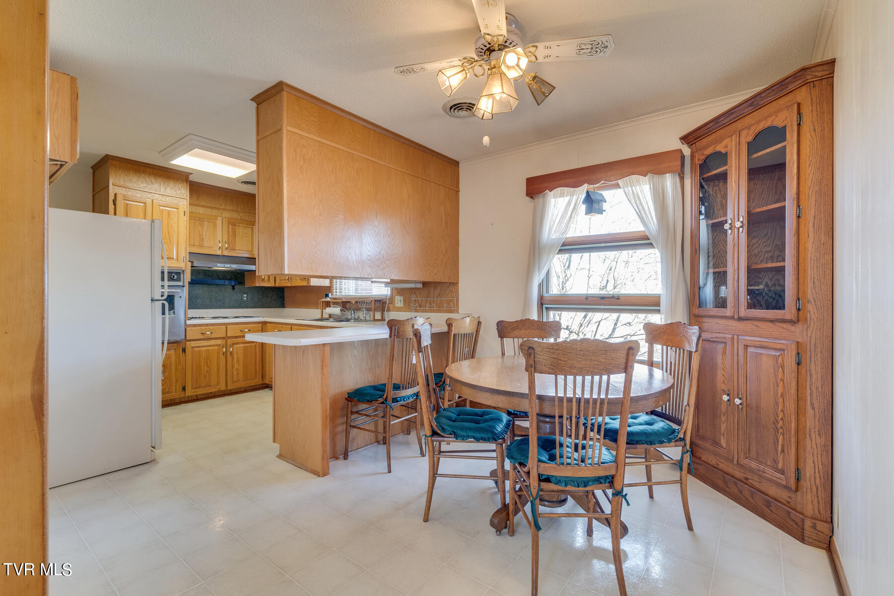 215 McAfee Road Greeneville, TN 37745 - Photo 8 of 27 008