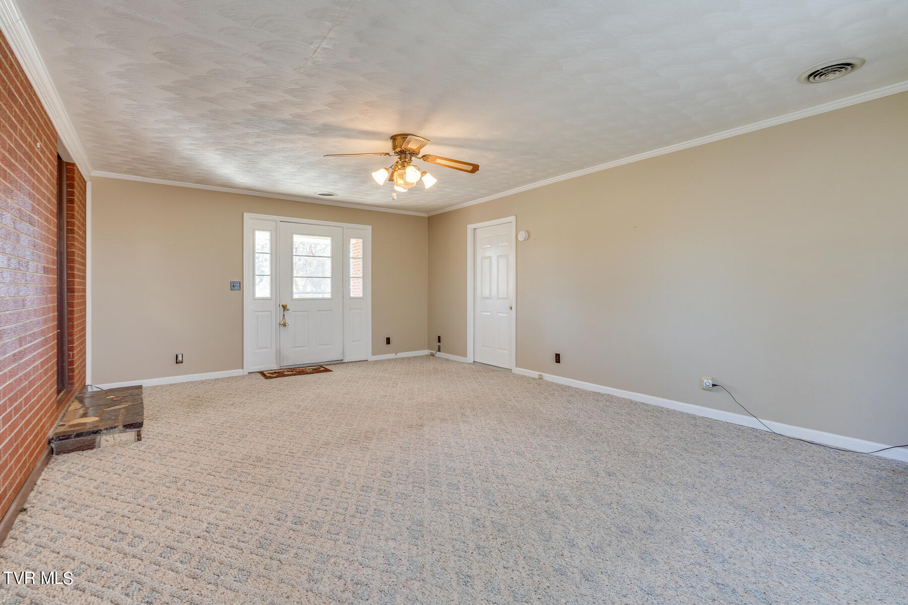 215 McAfee Road Greeneville, TN 37745 - Photo 9 of 27 013